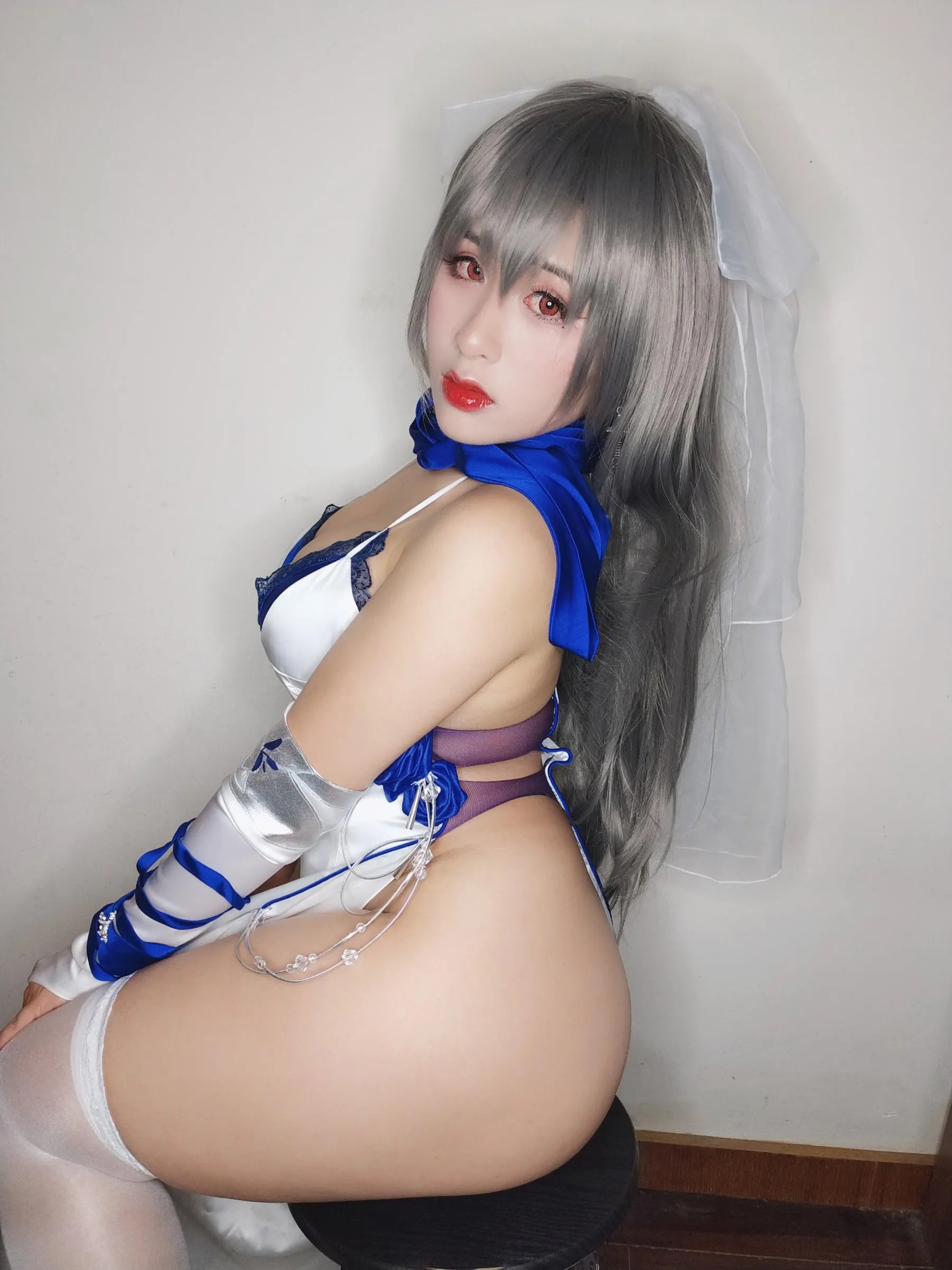 柘烟Zuken – NO.09 路易九世礼服自拍 [39P]插图3